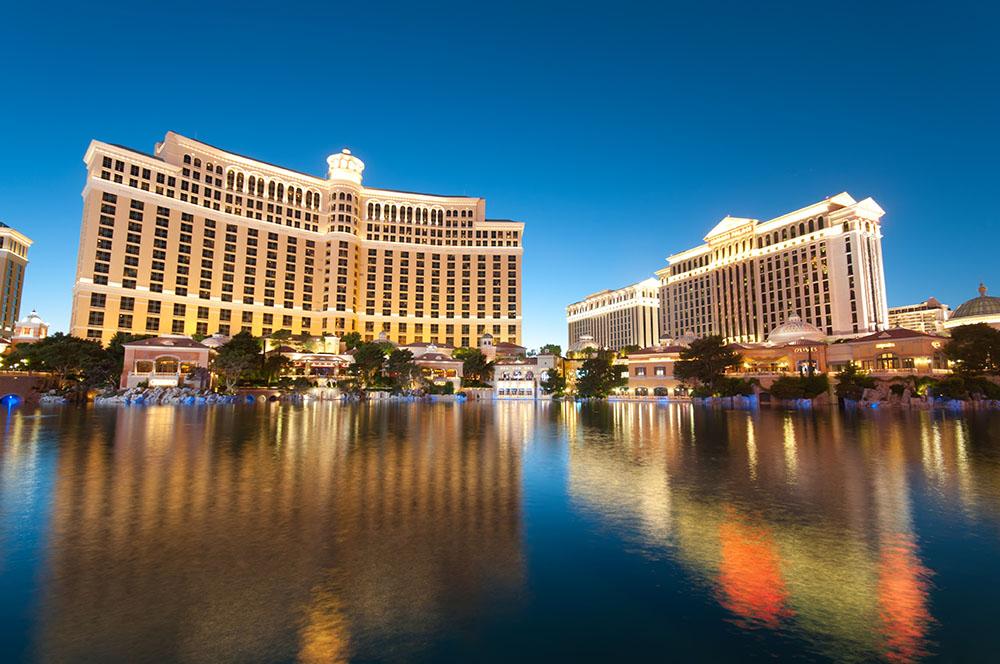 Bellagio Hotel Casino during sunset Wall Mural Wallpaper - Canvas Art Rocks - 1