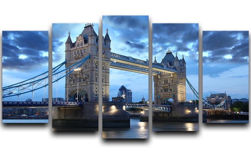 Tower Bridge in the evening 5 Split Panel Canvas  - Canvas Art Rocks - 1
