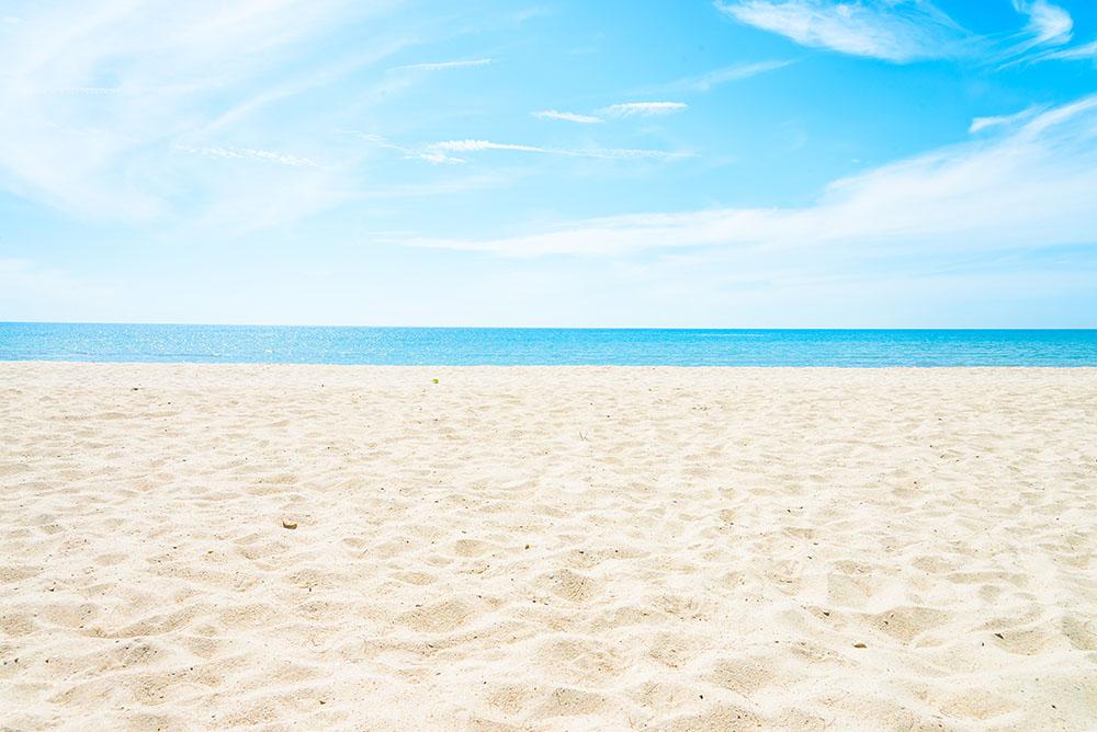 beach background with copy space Wall Mural Wallpaper - Canvas Art Rocks - 1