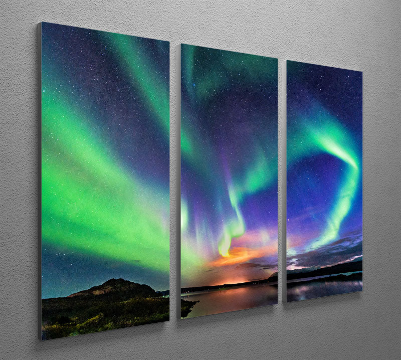 The aurora in Iceland 3 Split Panel Canvas Print - Canvas Art Rocks - 2