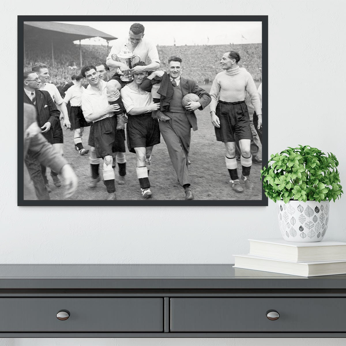 1946 FA Cup final at Wembley Charlton Athletic v Derby County Framed Print - Canvas Art Rocks - 2