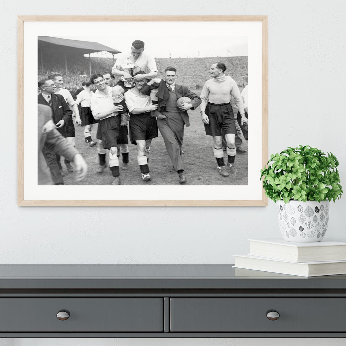 1946 FA Cup final at Wembley Charlton Athletic v Derby County Framed Print - Canvas Art Rocks - 3
