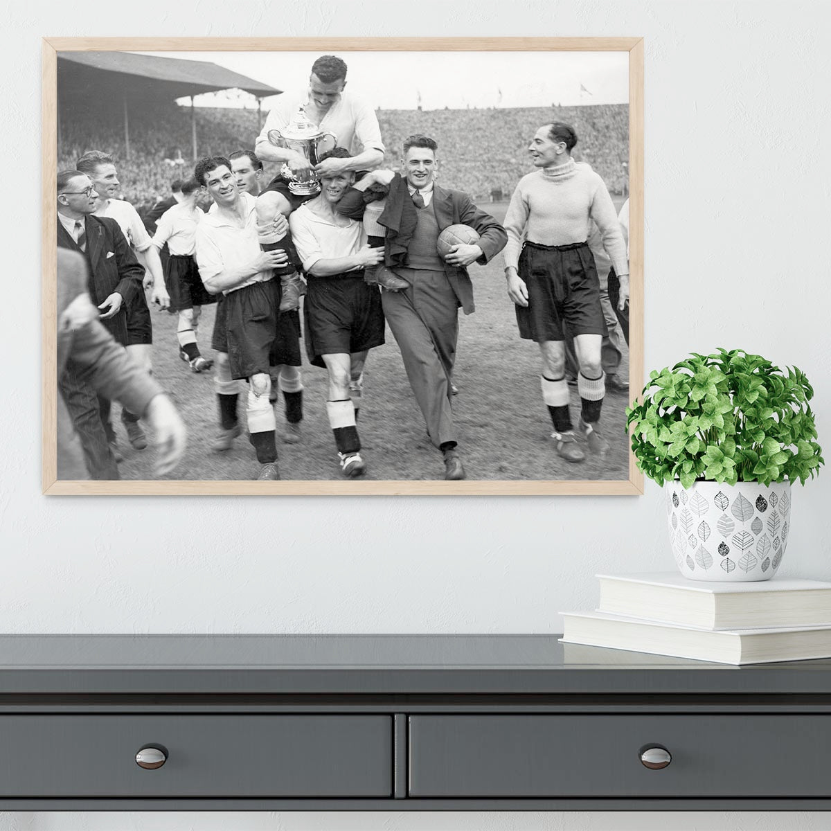 1946 FA Cup final at Wembley Charlton Athletic v Derby County Framed Print - Canvas Art Rocks - 4