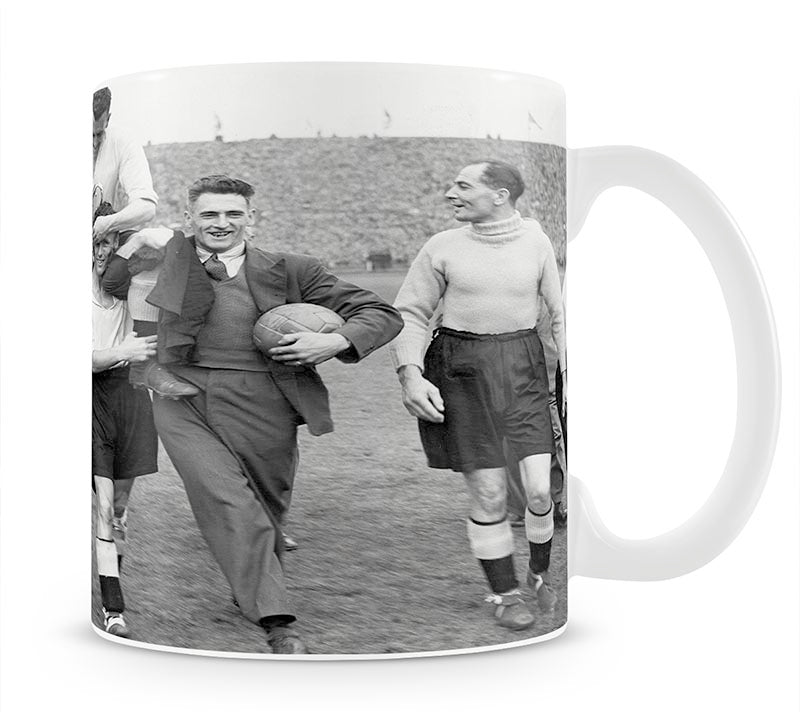 1946 FA Cup final at Wembley Charlton Athletic v Derby County Mug - Canvas Art Rocks - 1
