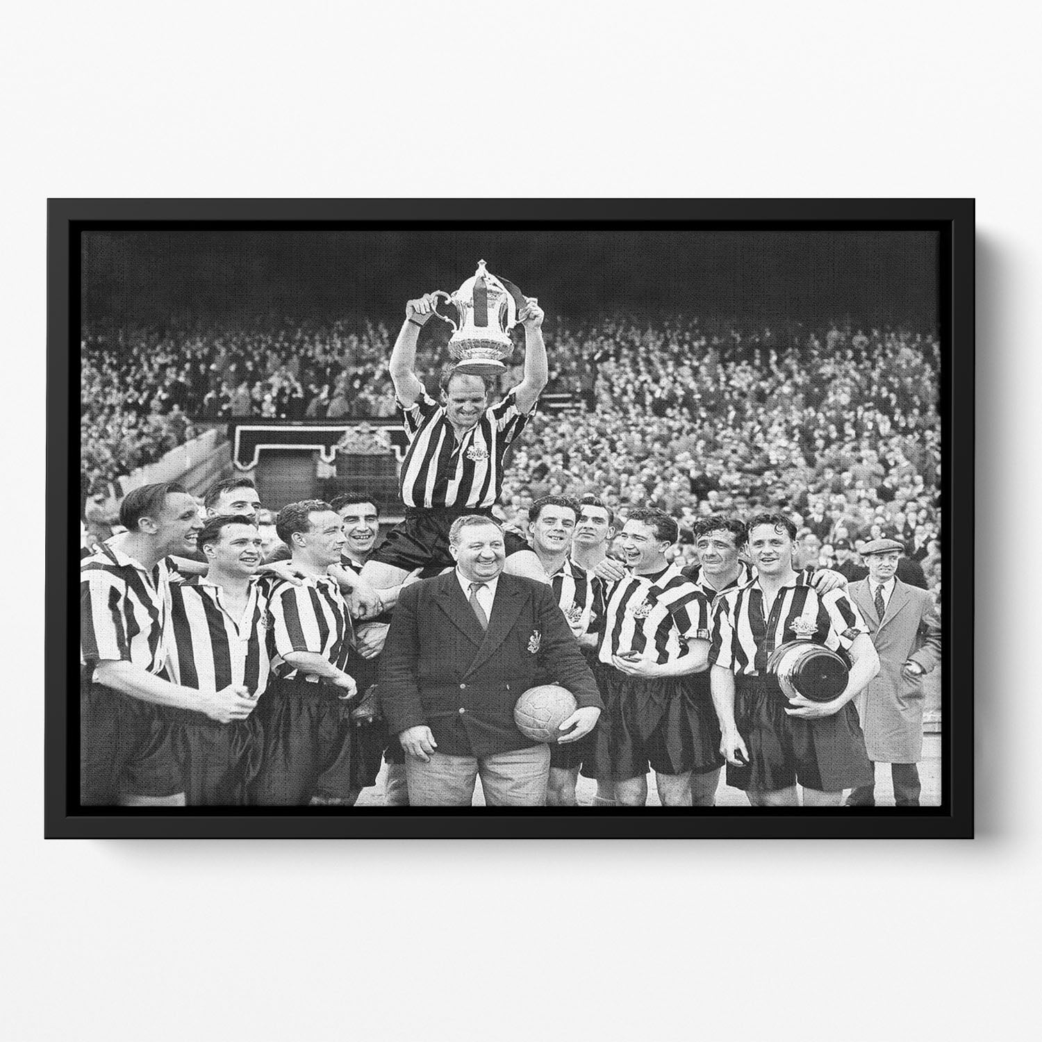 1955 FA Cup Final Newcastle United With The trophy Floating Framed Canvas - Canvas Art Rocks - 2