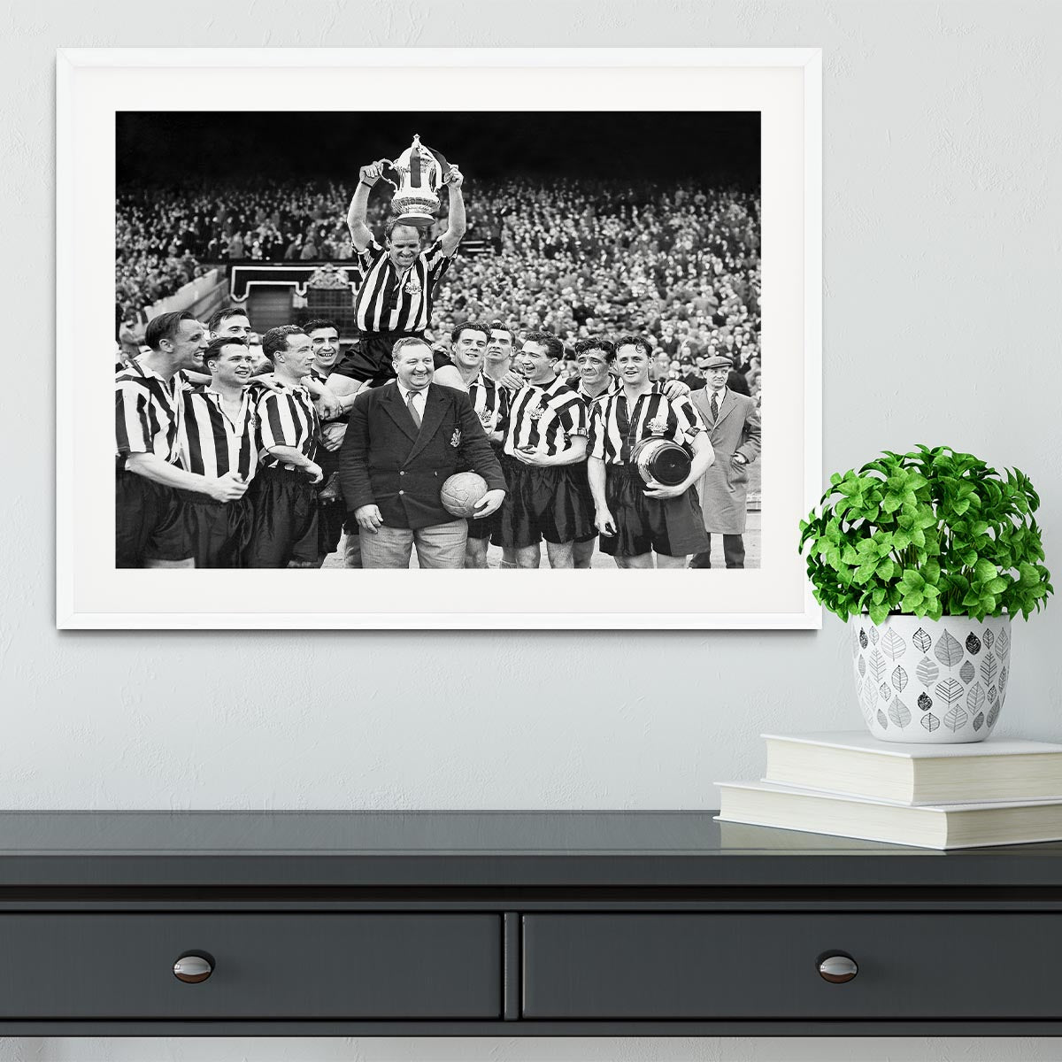1955 FA Cup Final Newcastle United With The trophy Framed Print - Canvas Art Rocks - 5