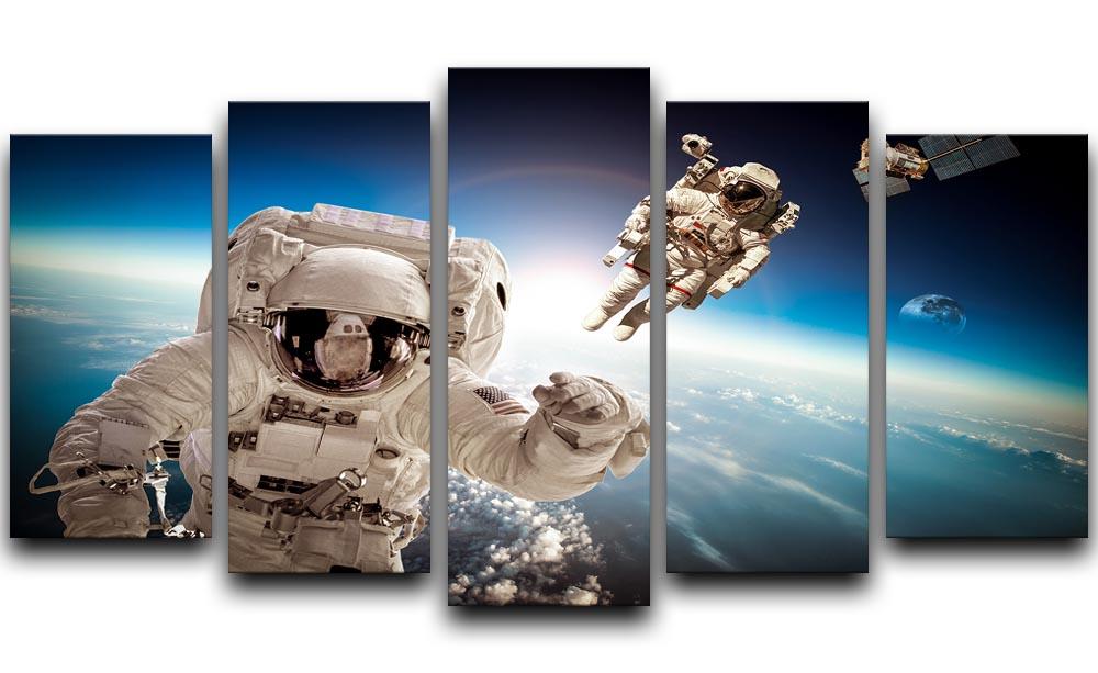 Astronaut in outer space 5 Split Panel Canvas  - Canvas Art Rocks - 1