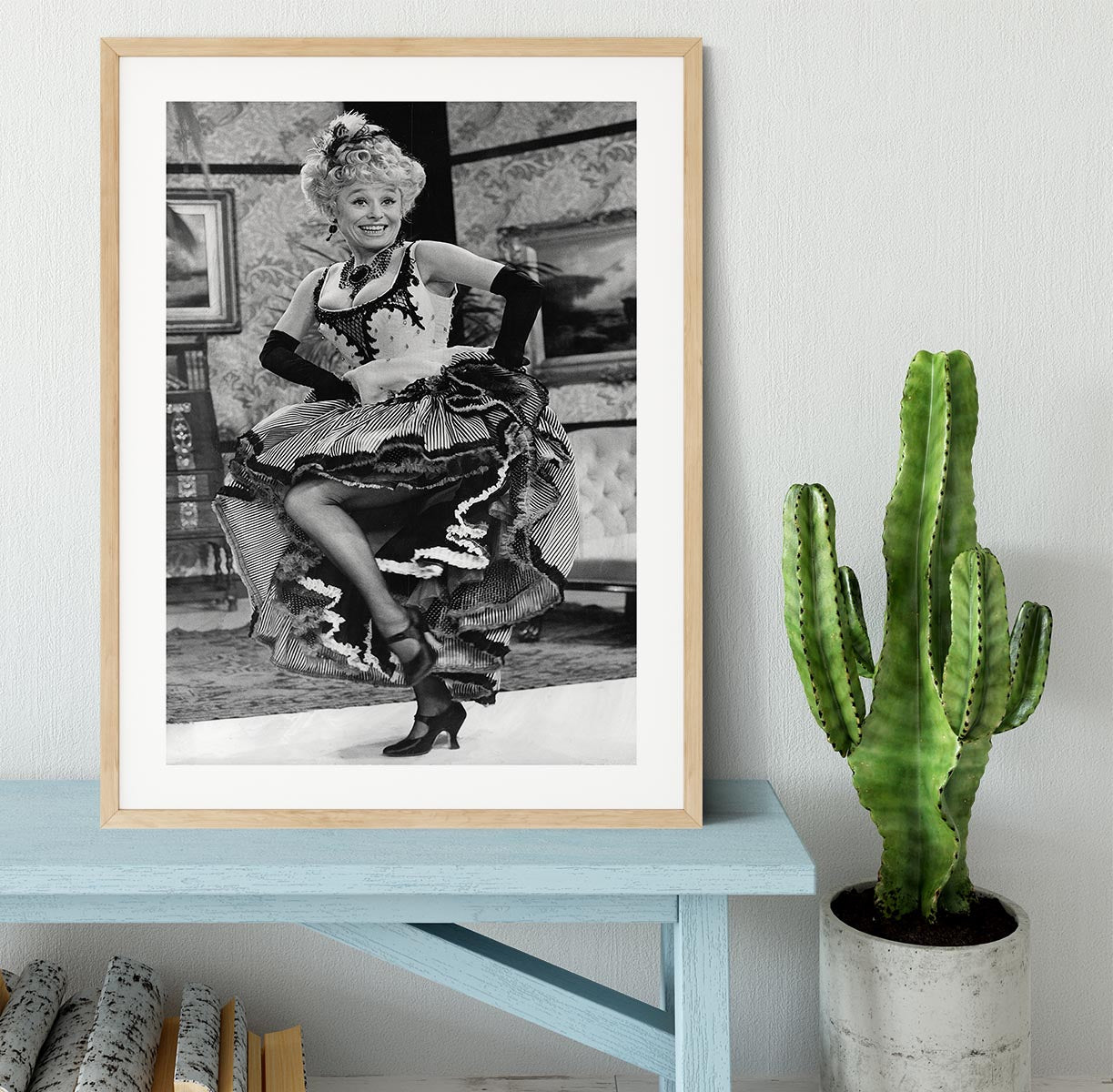 Barbara Windsor dancing Framed Print - Canvas Art Rocks - 3