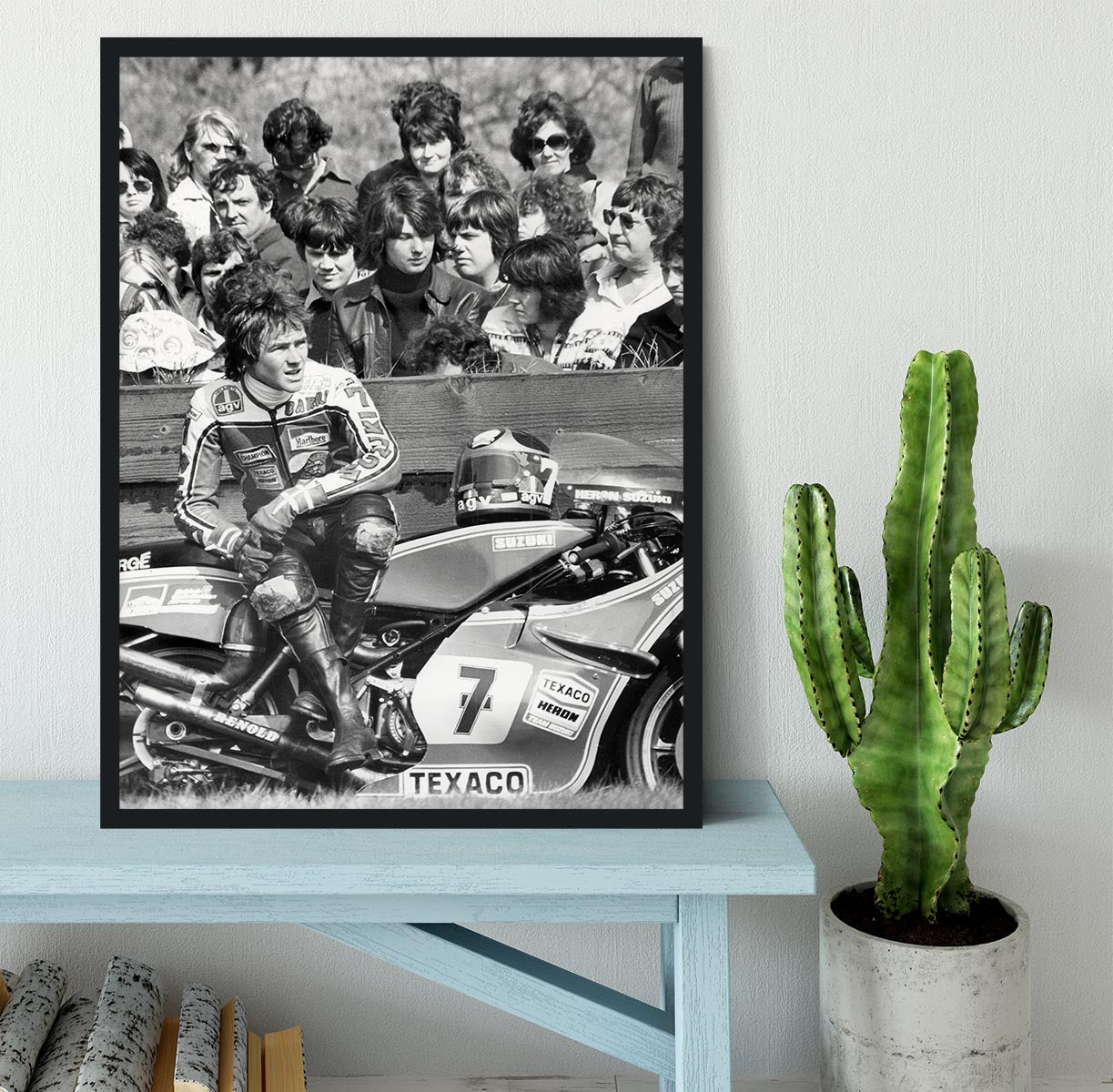 Barry Sheene motorcycle racer Framed Print - Canvas Art Rocks - 2