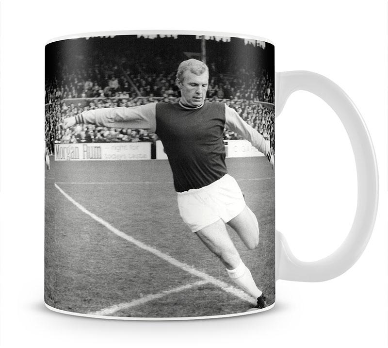 Bobby Moore West Ham Footballer Mug - Canvas Art Rocks - 1