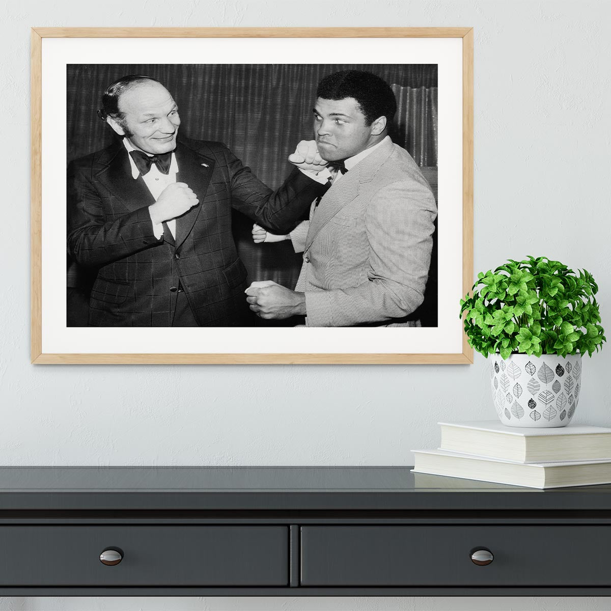 Boxers Henry Cooper and Muhammad Ali Framed Print - Canvas Art Rocks - 3