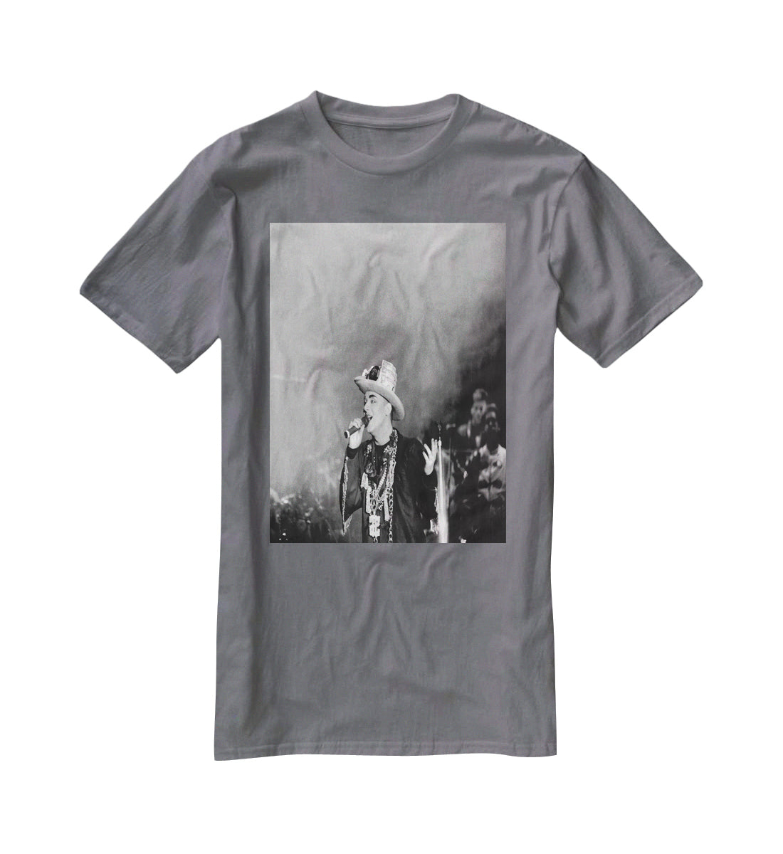 Boy George on stage T-Shirt - Canvas Art Rocks - 3