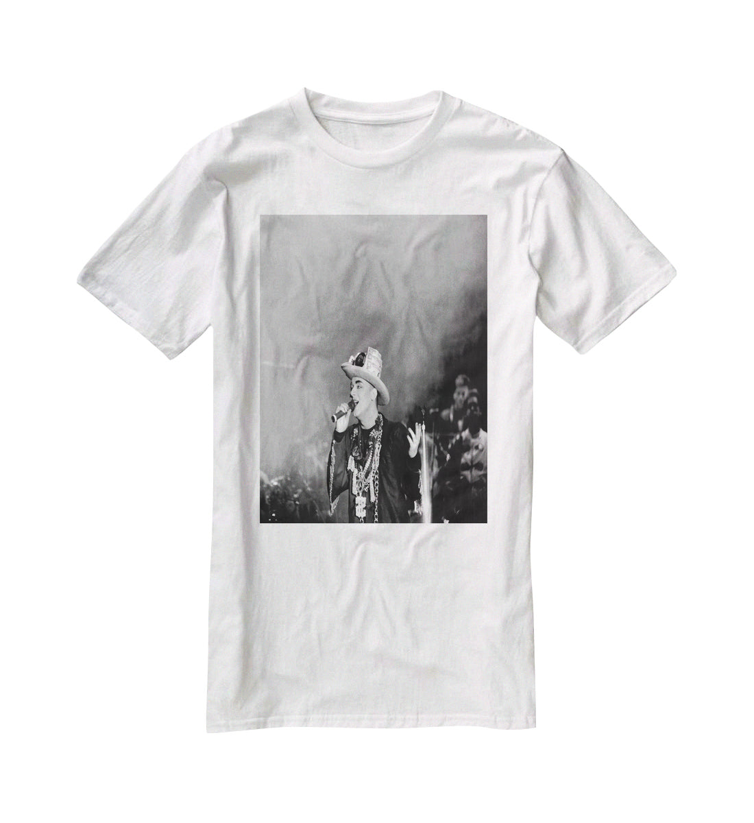 Boy George on stage T-Shirt - Canvas Art Rocks - 5