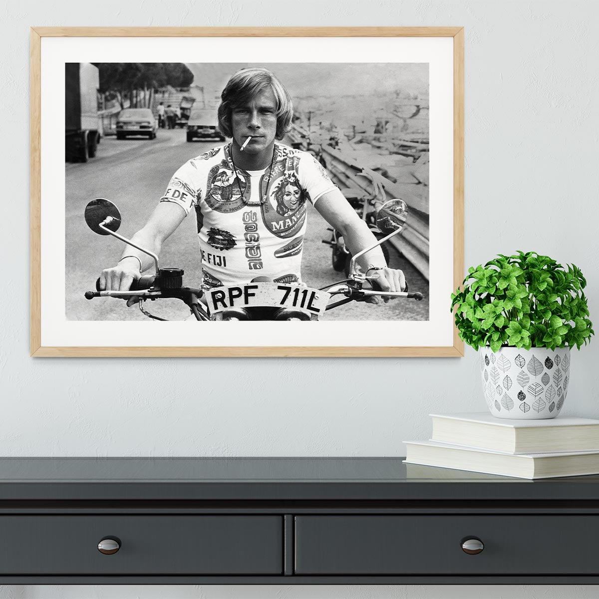 British racing driver James Hunt Framed Print - Canvas Art Rocks - 3