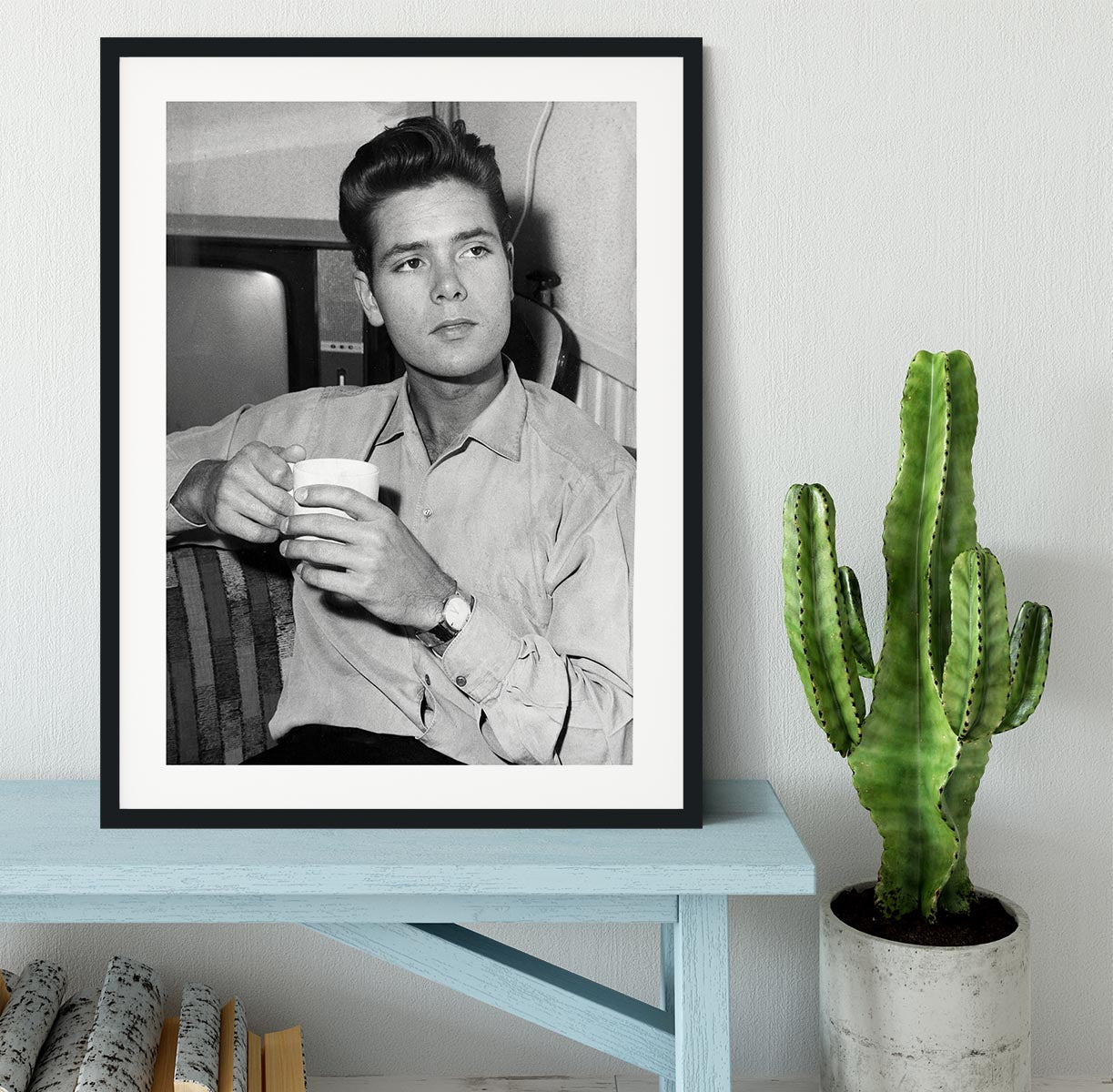 Cliff Richard with a cup of tea Framed Print - Canvas Art Rocks - 1