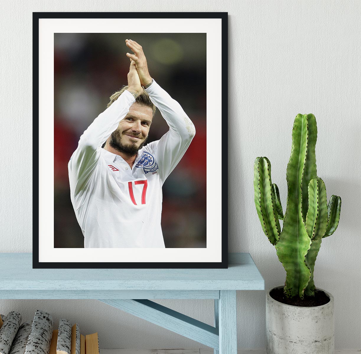 David Beckham playing for England Framed Print - Canvas Art Rocks - 1