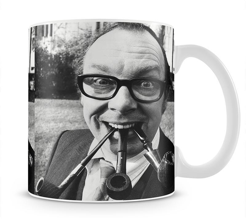 Eric Morecambe with three pipes in his mouth Mug - Canvas Art Rocks - 1