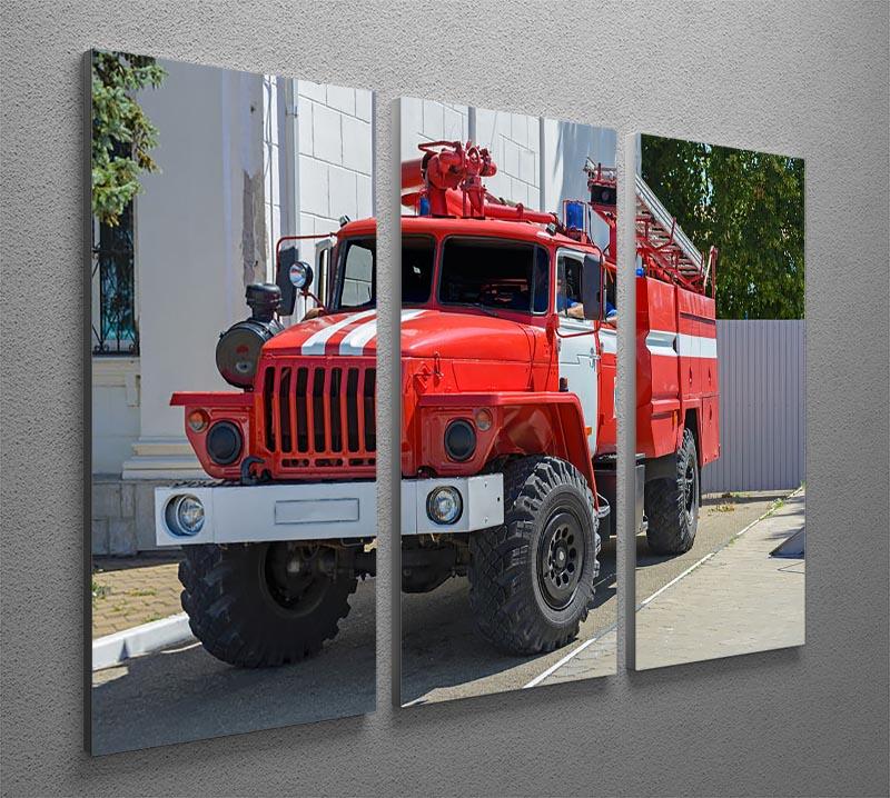 Fire Truck In The City 3 Split Panel Canvas Print - Canvas Art Rocks - 2
