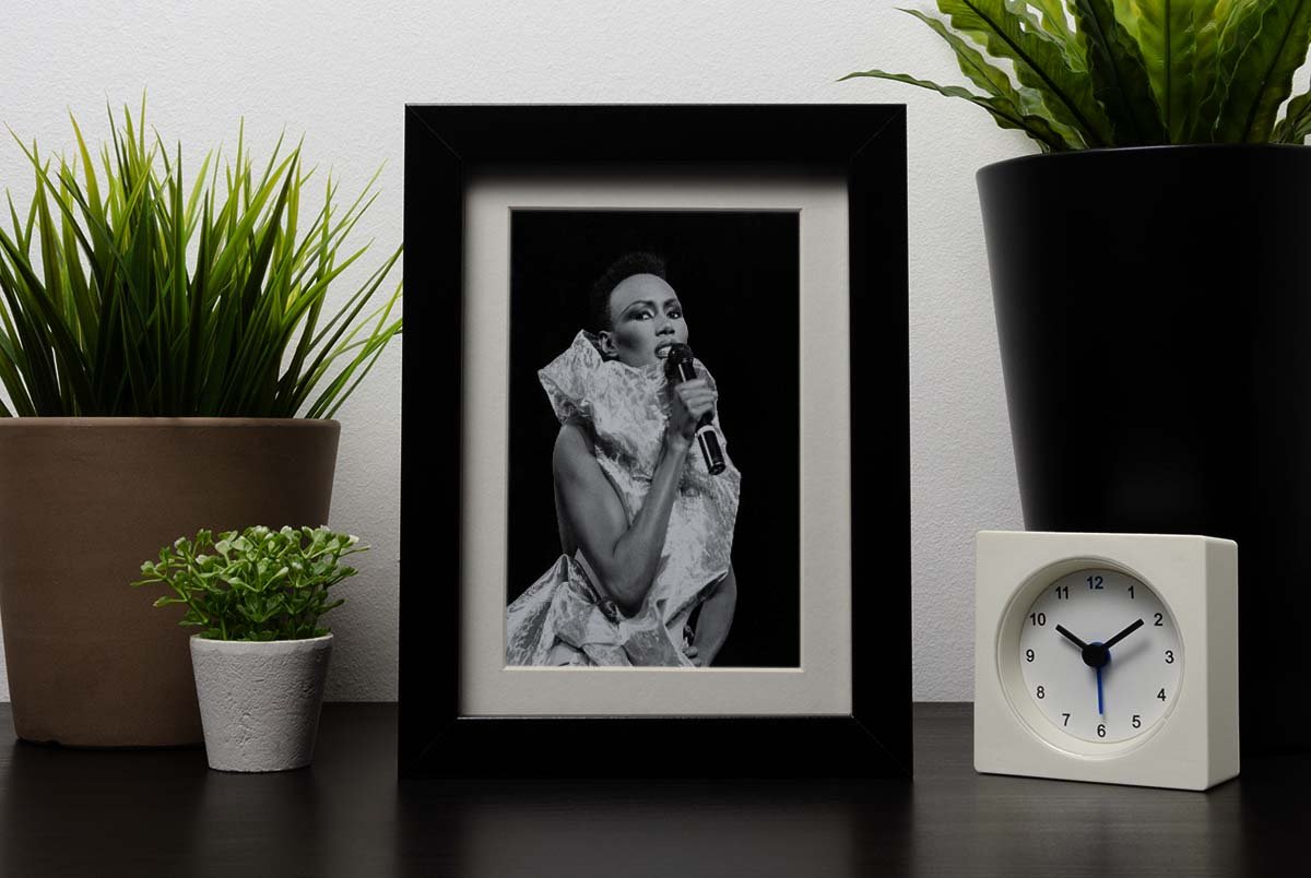 Grace Jones singing Framed Print - Canvas Art Rocks - 1