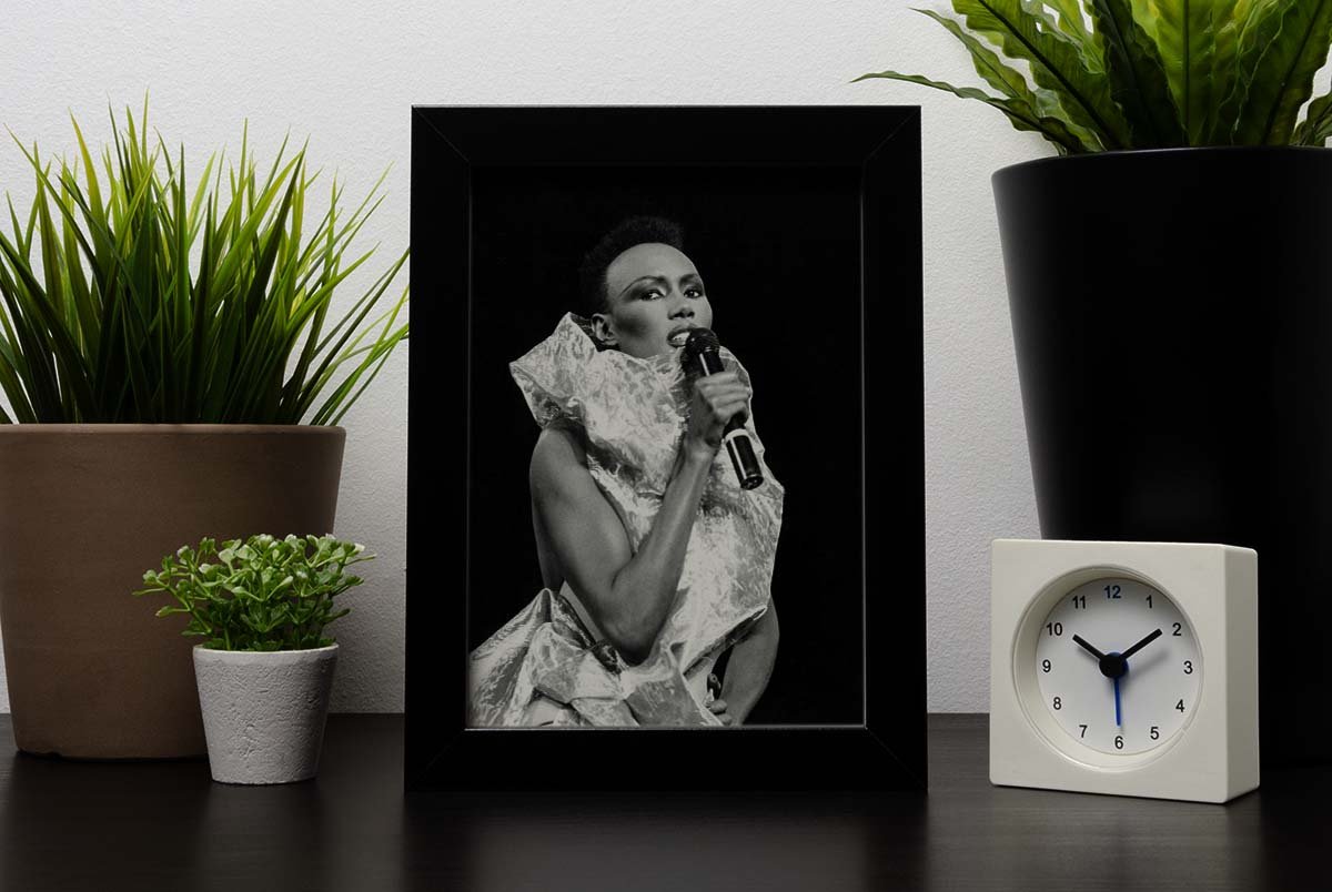 Grace Jones singing Framed Print - Canvas Art Rocks - 2
