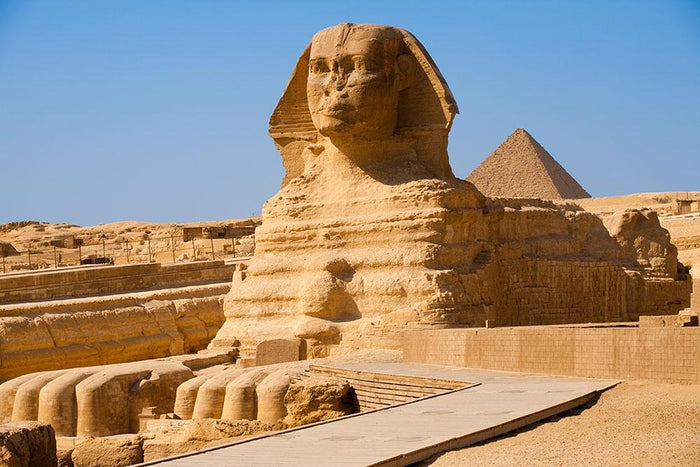 Great Sphinx with the pyramid of Menkaure Wall Mural Wallpaper