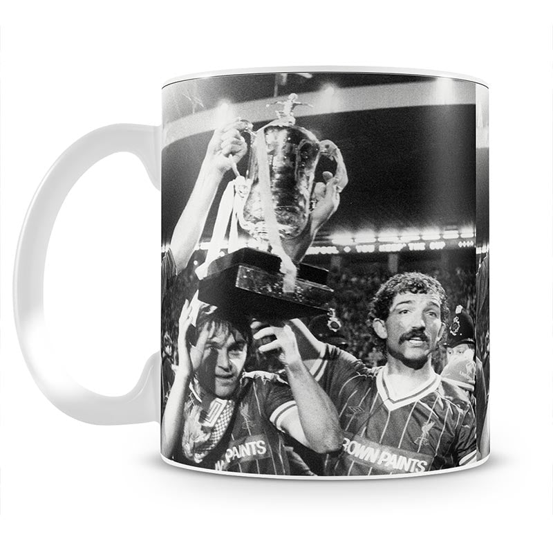 Kenny Dalglish and Graeme Souness with the Milk Cup trophy Mug - Canvas Art Rocks - 1