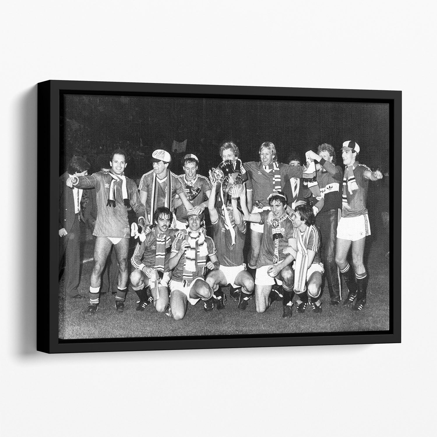 Manchester Utd Players With FA Cup 1983 Floating Framed Canvas - Canvas Art Rocks - 1