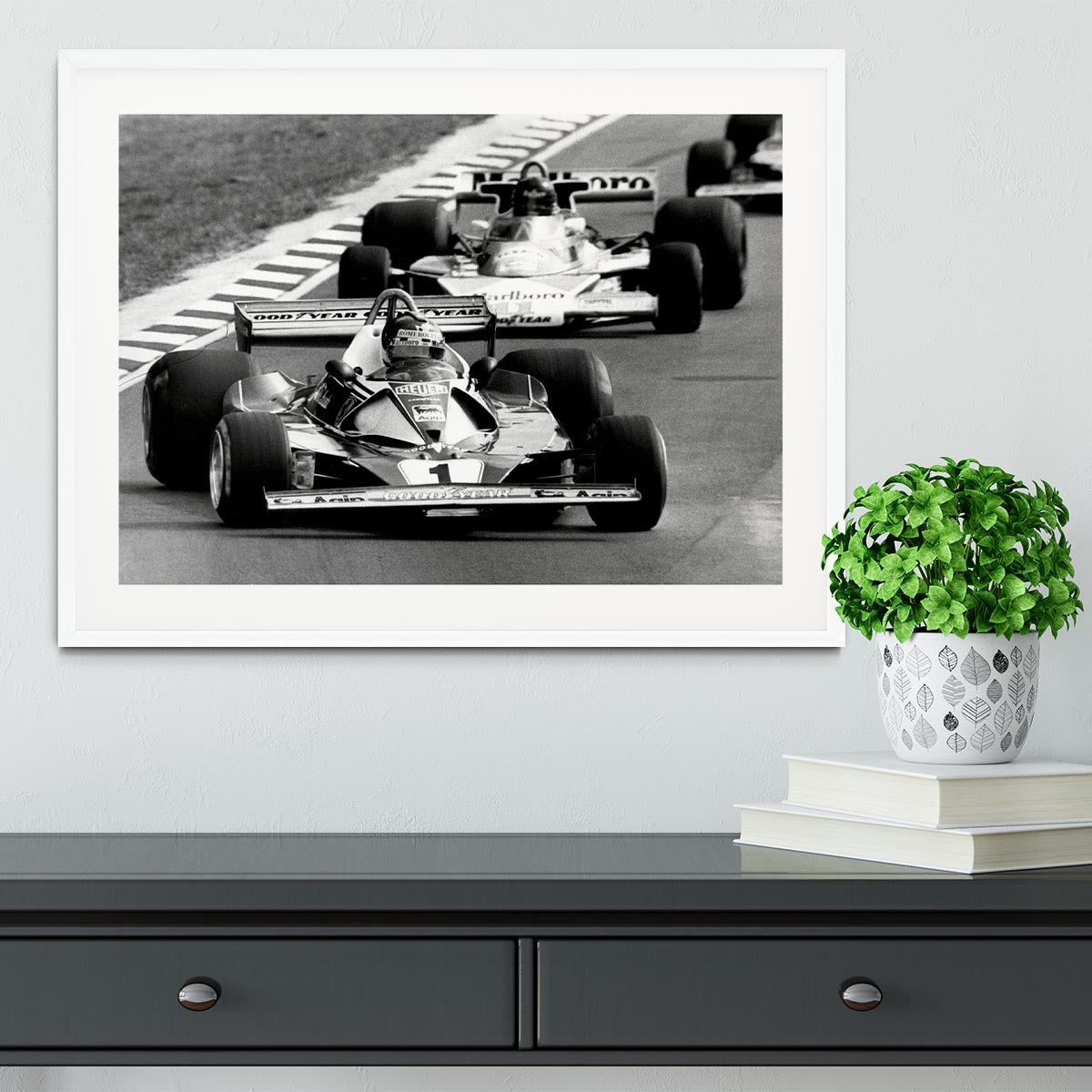 Niki Lauda leads James Hunt in the British Grand Prix 1976 Framed Print - Canvas Art Rocks - 5