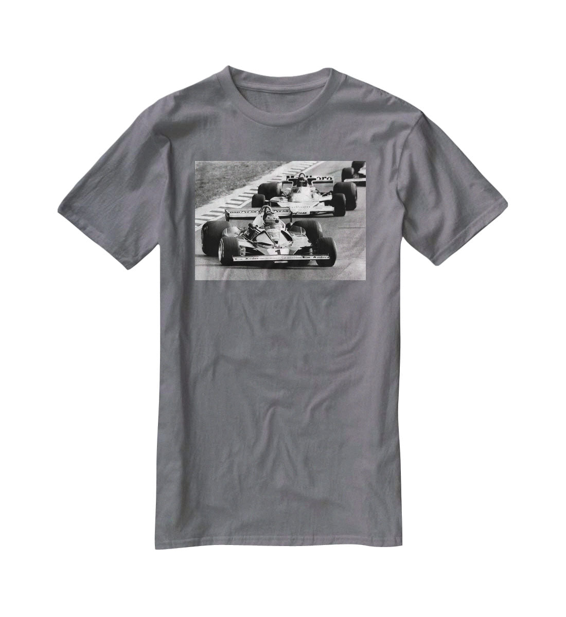 Niki Lauda leads James Hunt in the British Grand Prix 1976 T-Shirt - Canvas Art Rocks - 3