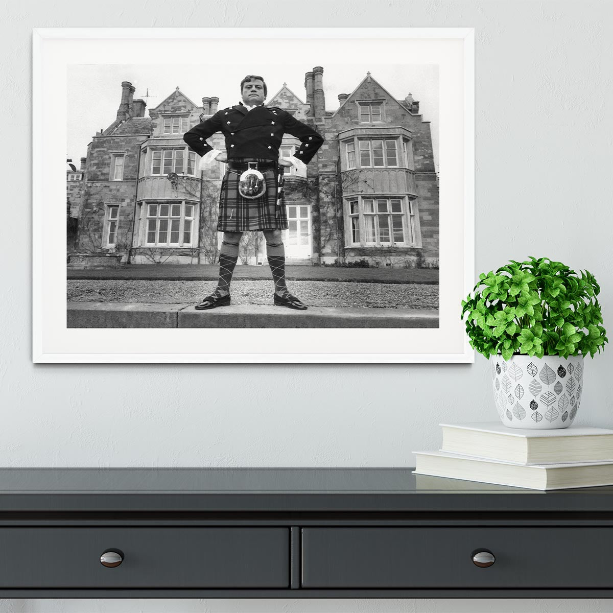 Oliver Reed in a kilt Framed Print - Canvas Art Rocks - 5