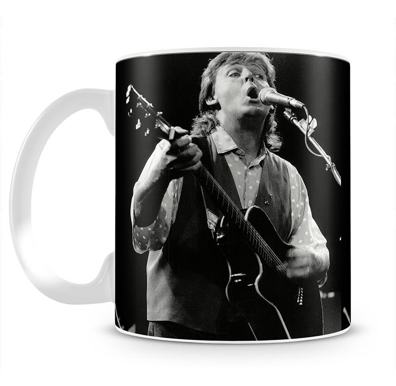 Paul McCartney on stage in 1989 Mug - Canvas Art Rocks - 2