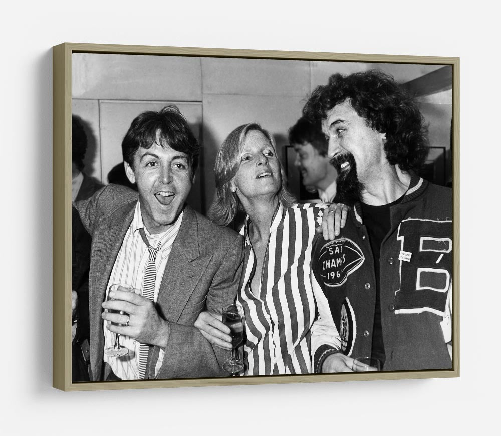 Paul and Linda McCartney with Billy Connolly HD Metal Print