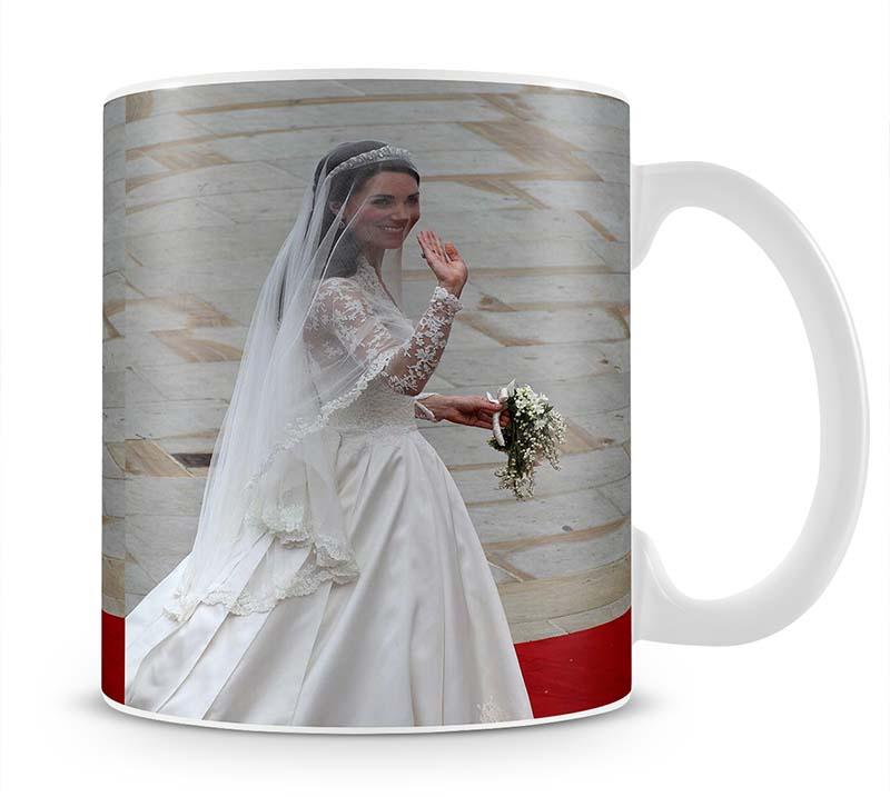 Prince William and Kate Kate the bride arrives at the Abbey Mug - Canvas Art Rocks - 1