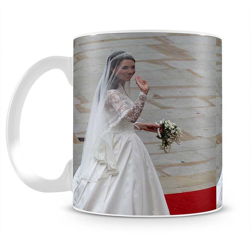 Prince William and Kate Kate the bride arrives at the Abbey Mug - Canvas Art Rocks - 2
