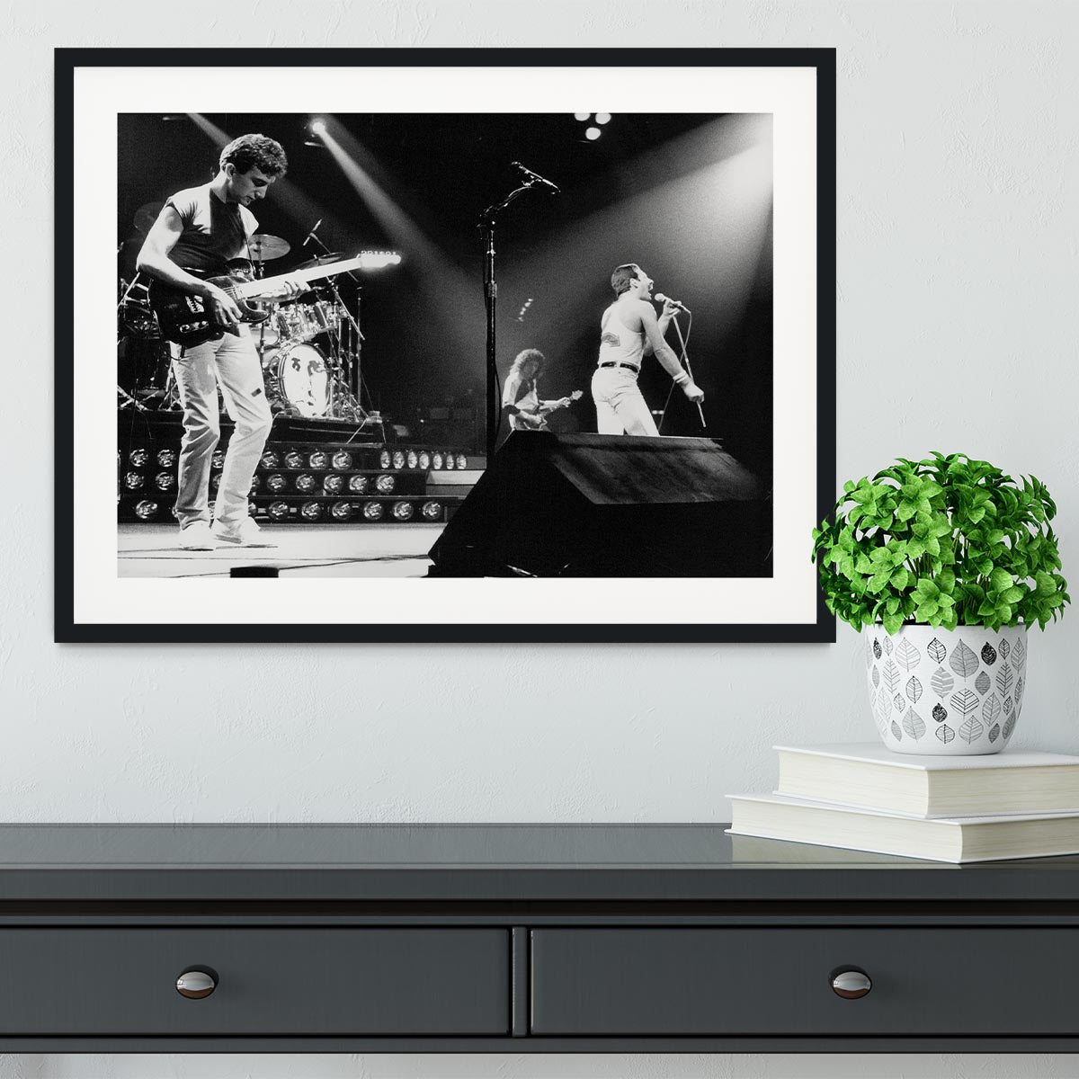 Queen Live On Stage Framed Print - Canvas Art Rocks - 1