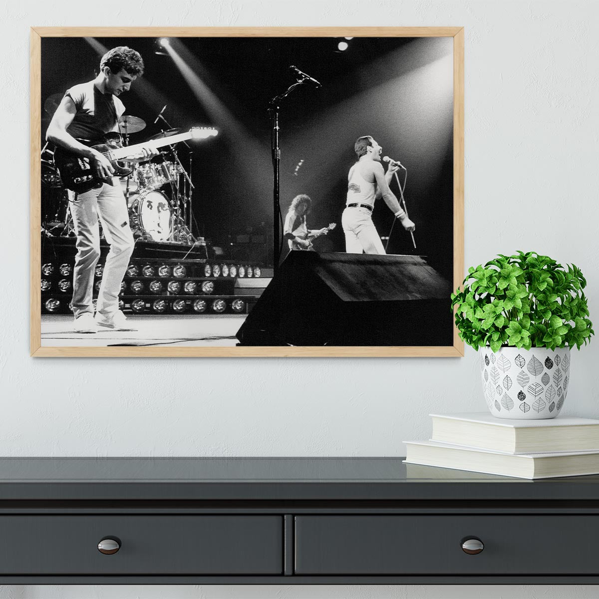 Queen Live On Stage Framed Print - Canvas Art Rocks - 4