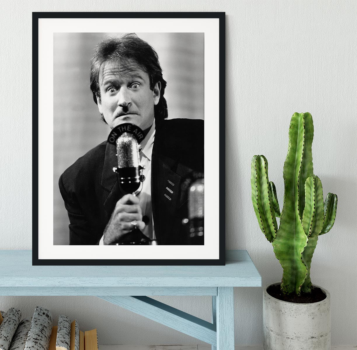 Robin Williams at the microphone Framed Print - Canvas Art Rocks - 1
