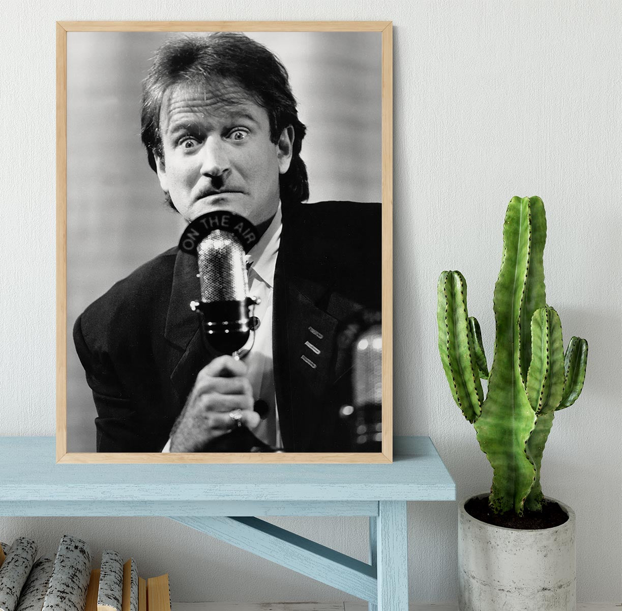 Robin Williams at the microphone Framed Print - Canvas Art Rocks - 4