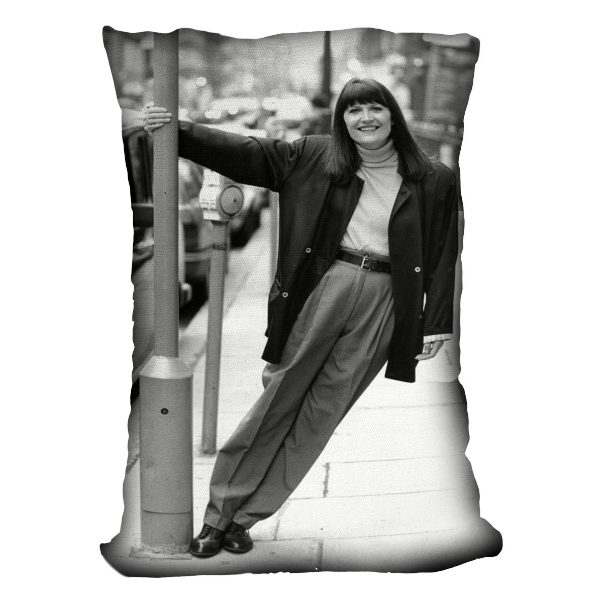 Sandie Shaw swinging Cushion