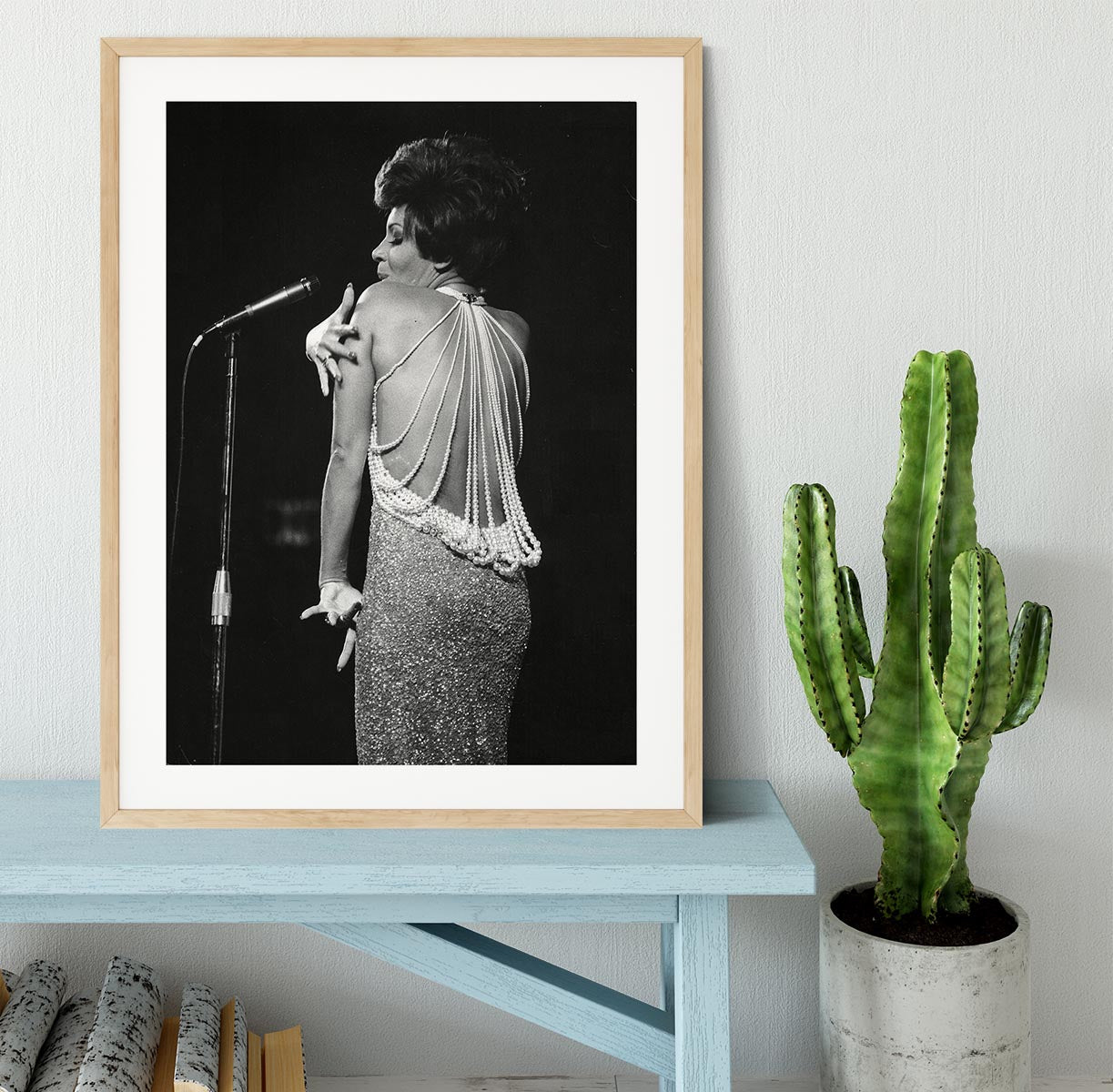 Shirley Bassey on stage Framed Print - Canvas Art Rocks - 3
