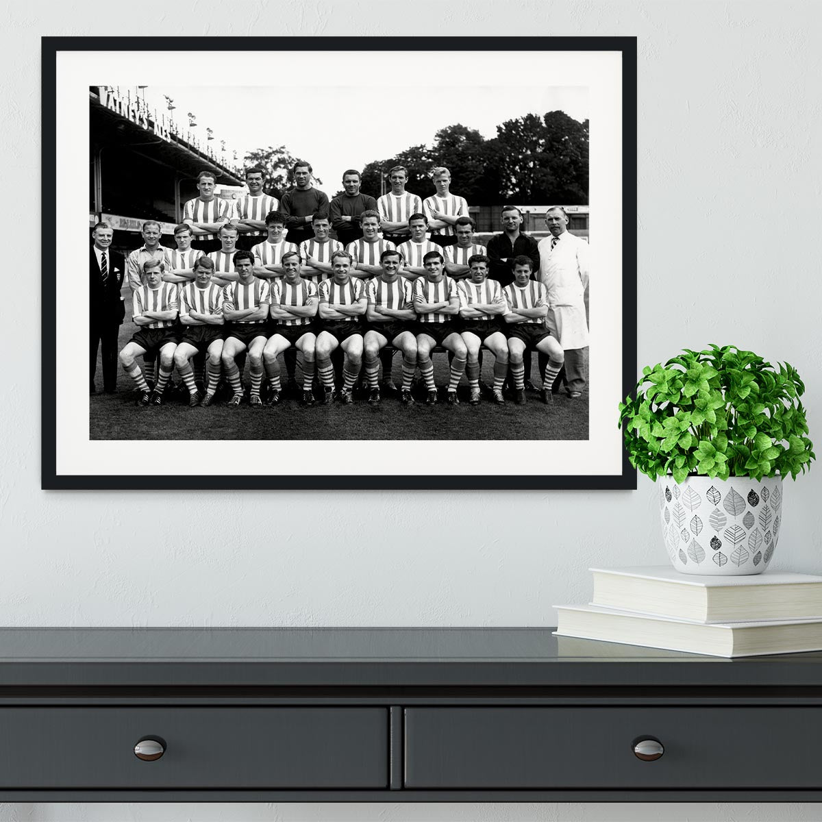 Southampton Football Club Team Photo 1962 Framed Print - Canvas Art Rocks - 1