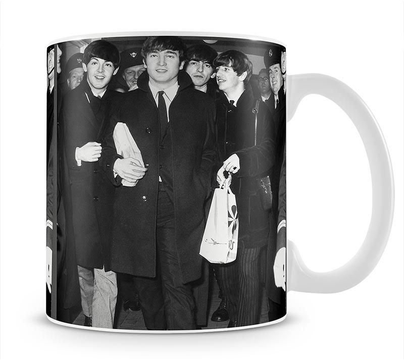 The Beatles arrive at London Airport Mug - Canvas Art Rocks - 1