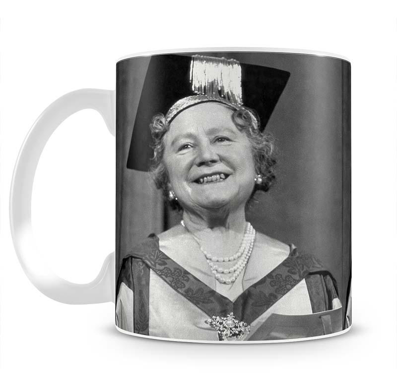The Queen Mother with her honorary music degree Mug - Canvas Art Rocks - 2