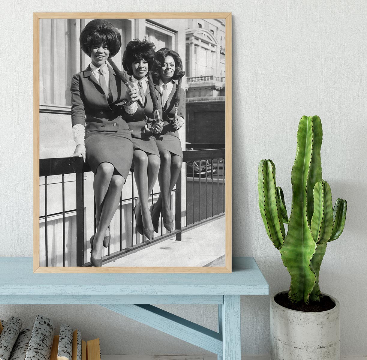 The Supremes in London Framed Print - Canvas Art Rocks - 4