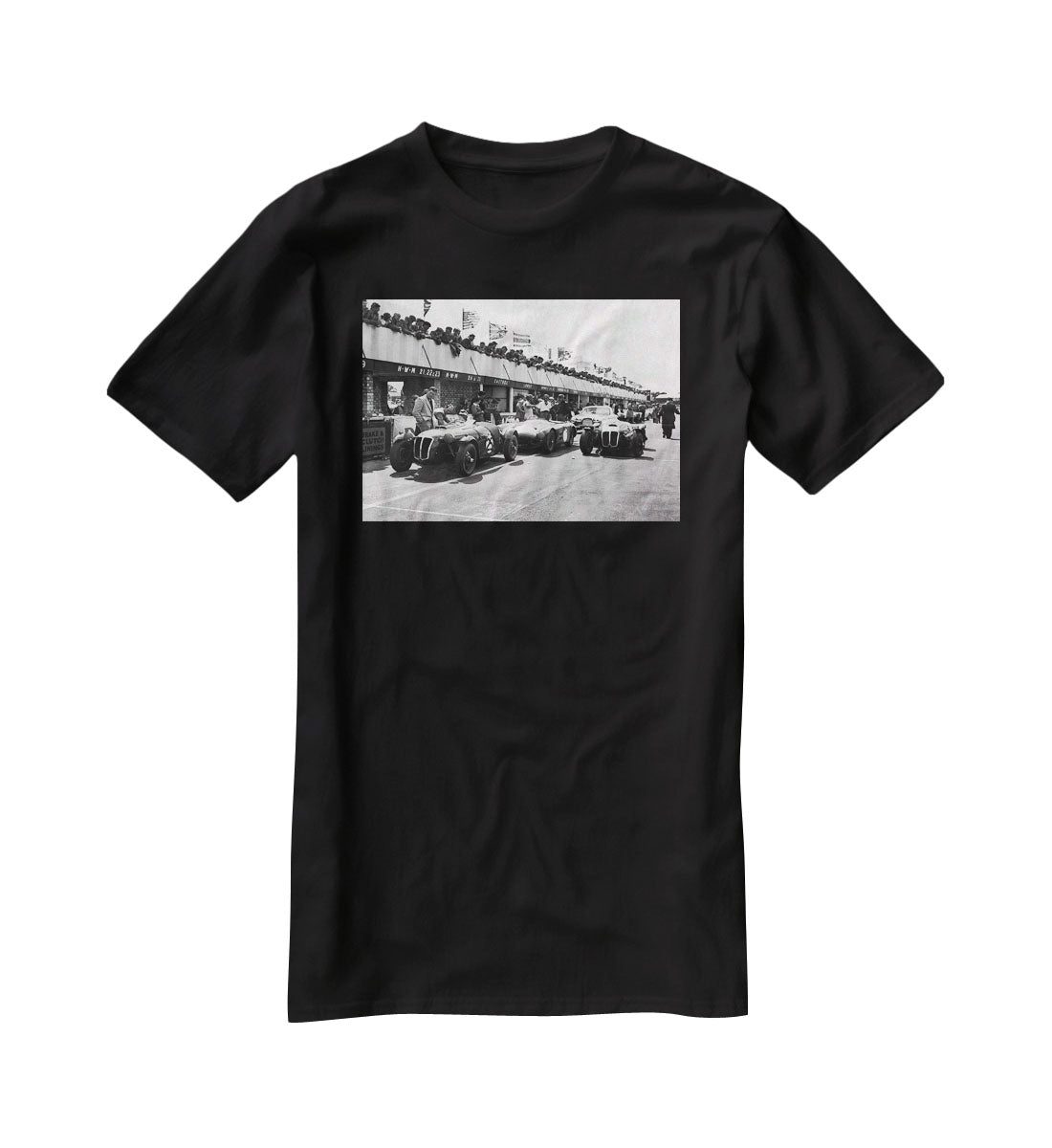 The pit lane at the British Grand Prix at Silverstone in 1953 T-Shirt - Canvas Art Rocks - 1