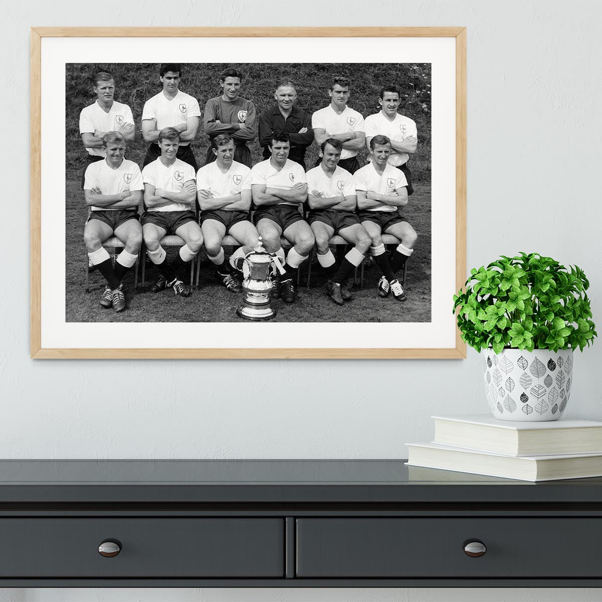 Tottenham Hotspur Team 1962-63 With FA Cup Framed Print - Canvas Art Rocks - 3