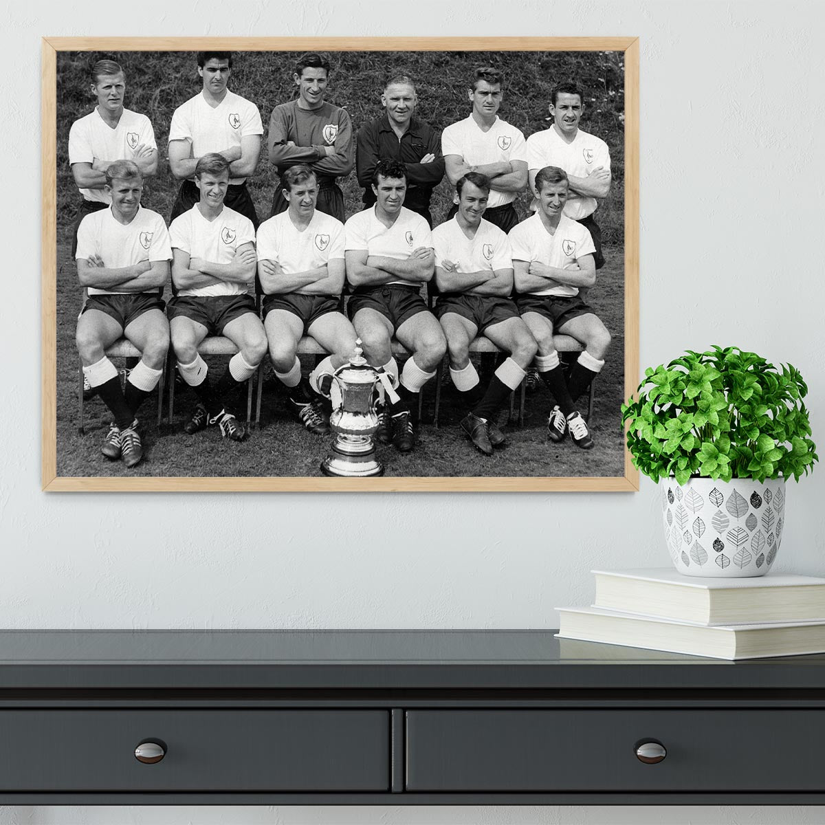 Tottenham Hotspur Team 1962-63 With FA Cup Framed Print - Canvas Art Rocks - 4