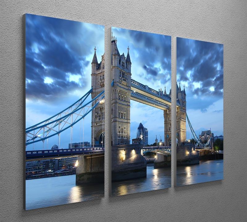 Tower Bridge in the evening 3 Split Panel Canvas Print - Canvas Art Rocks - 2